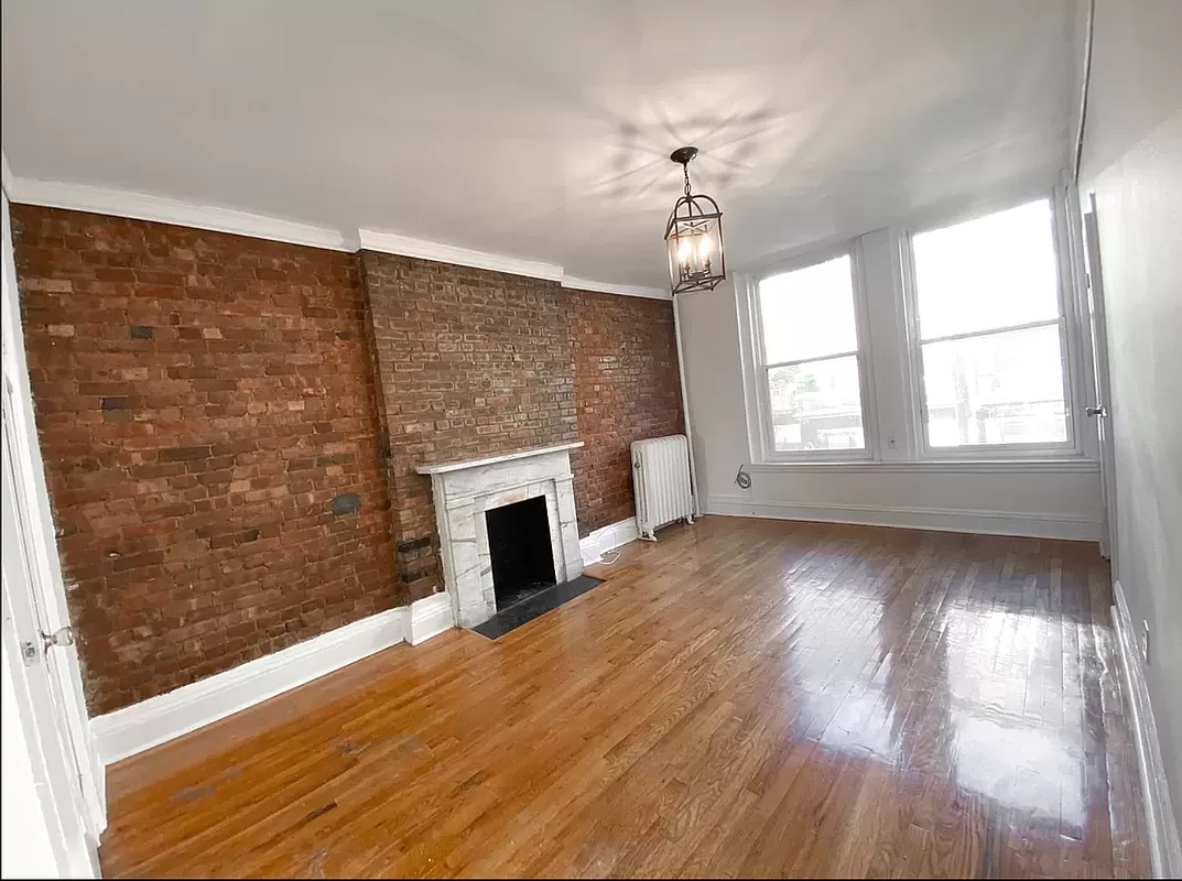 Chelsea 3 Bed 2 Bath – $6,250/month