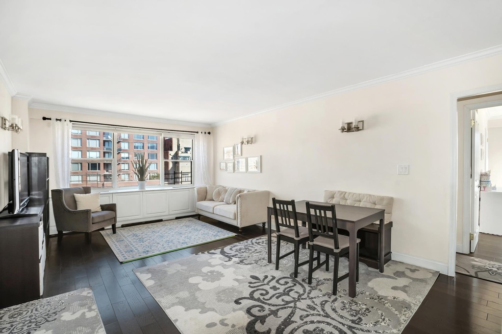 Spacious 2 Bed, 2 Bath in the Upper East Side for Sale – $1,095,000