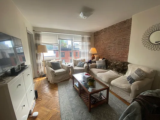 3 Bedroom Classic Brownstone Floor thru in Chelsea with outdoor space / $6,500